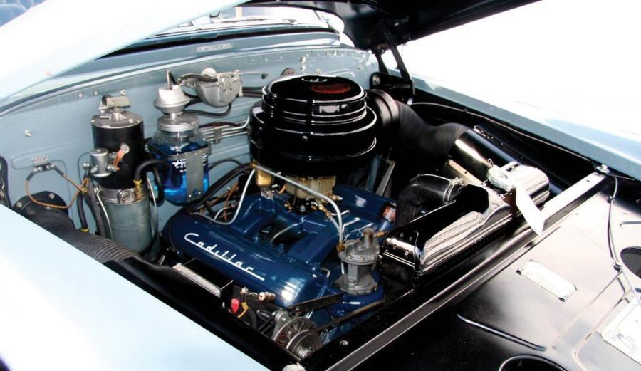  Cadillac Series 62 Convertible Coupe 1949 года  (фото 10 из 24)